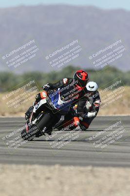 media/Oct-13-2025-Moto Forza (Mon) [[a66d839500]]/3-B Group/Session 3 (Turn 16)/